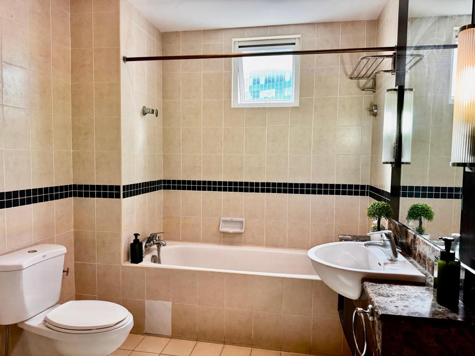 Pangsapuri 1211 Seri Bukit Ceylon Klcc 5 Minutes To Alor Street Pavilion Bukit Bintang 2r2b 8pax